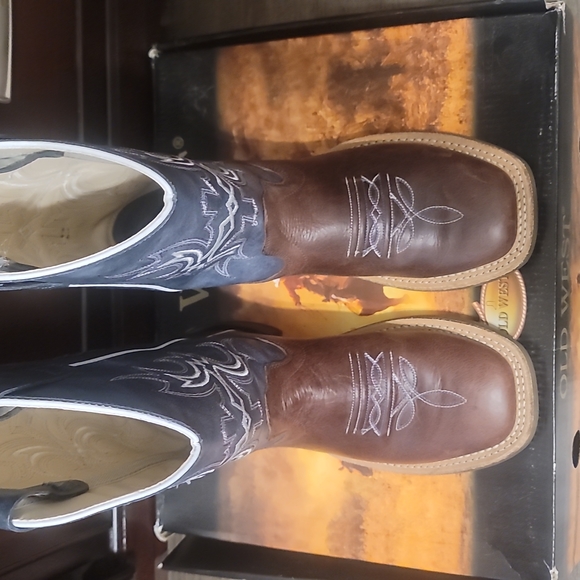 BOYS BOOTS - Picture 3 of 4